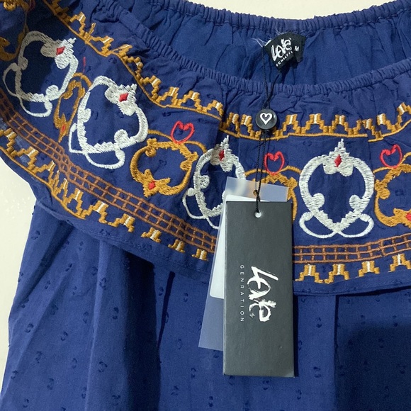 Lovegen Embroidered Top with Lining - Picture 3 of 6